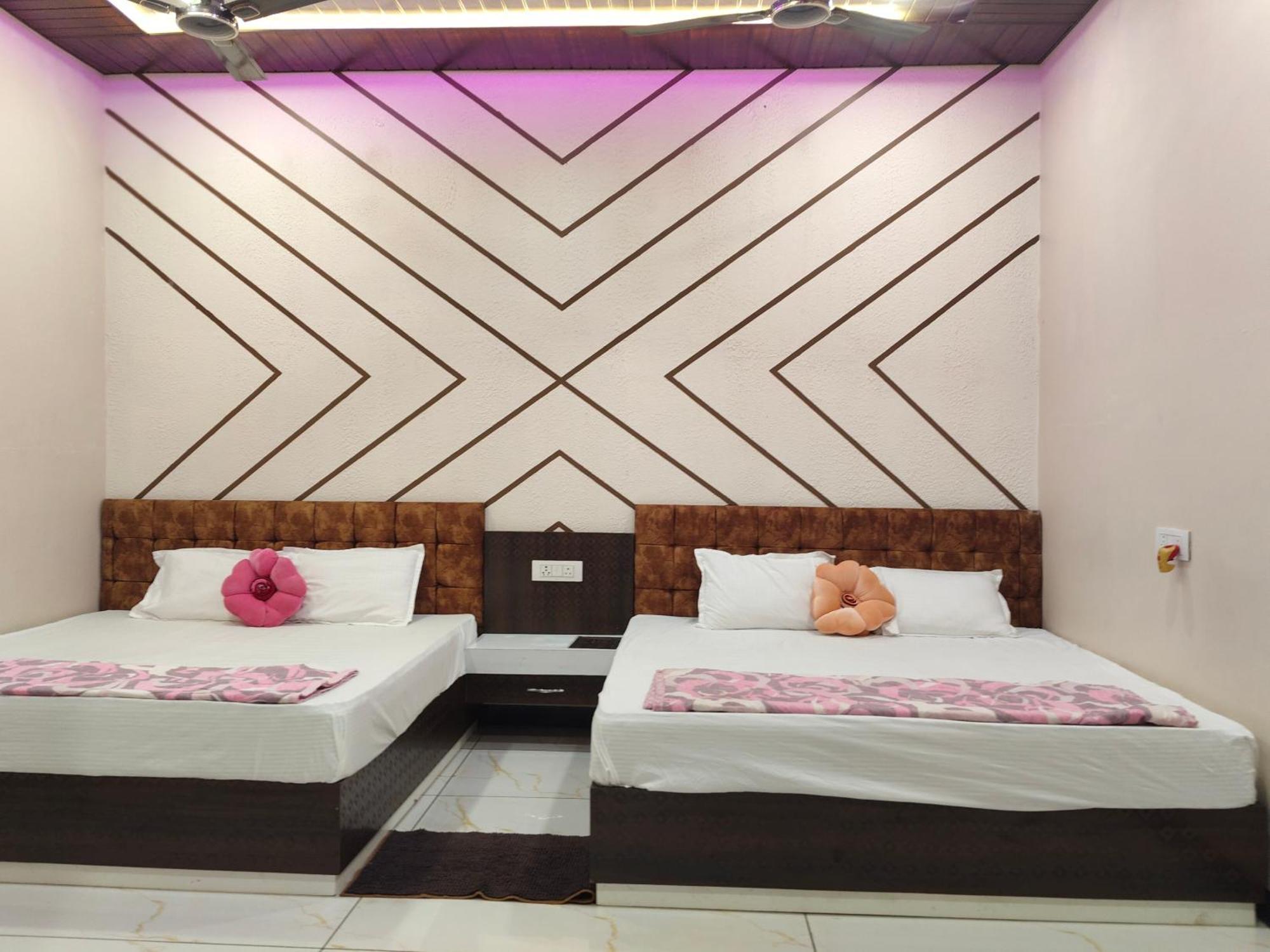 Anant Home Stay Удджайн Номер фото